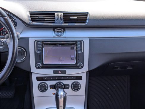 Used 2016 Volkswagen CC Sport image 17