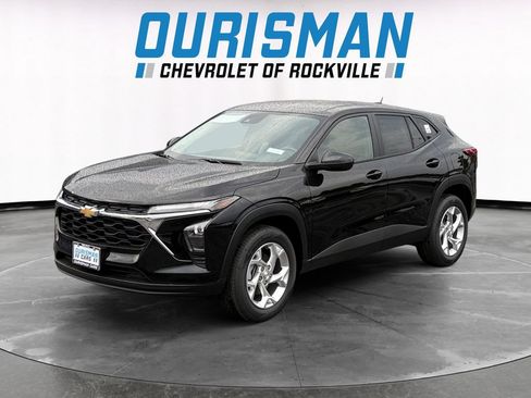 New 2026 Chevrolet Trax LS w/ LS Convenience Package FWD image 2