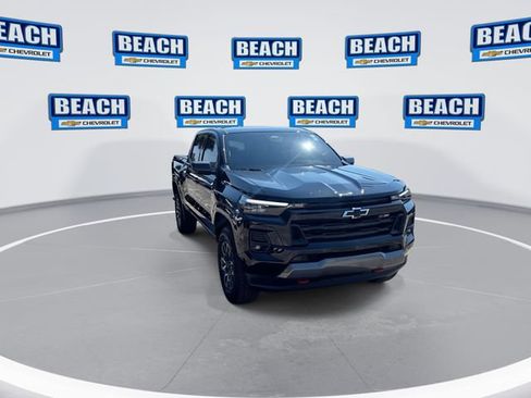 Used 2025 Chevrolet Colorado Z71 AWD/4WD image 3