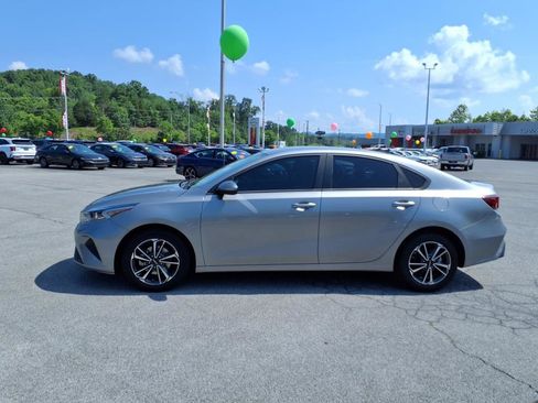 Used 2023 Kia Forte LXS image 2