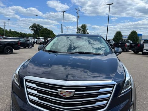 Used 2017 Cadillac XT5 Luxury w/ Driver Awareness Package AWD/4WD image 14