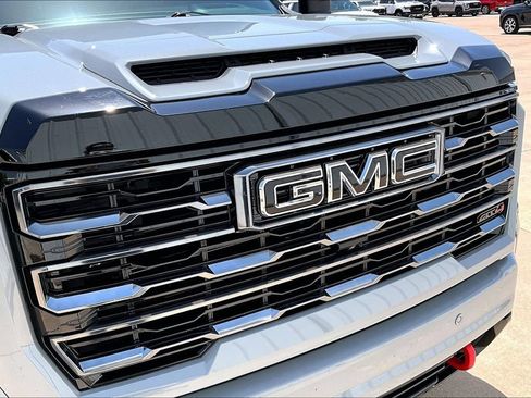 Used 2024 GMC Sierra 2500 AT4 w/ AT4 Premium Plus Package AWD/4WD image 35