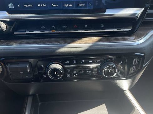Used 2025 Chevrolet Silverado 1500 LT Trail Boss w/ Protection Package AWD/4WD image 18