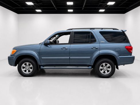 Used 2007 Toyota Sequoia SR5 AWD/4WD image 4