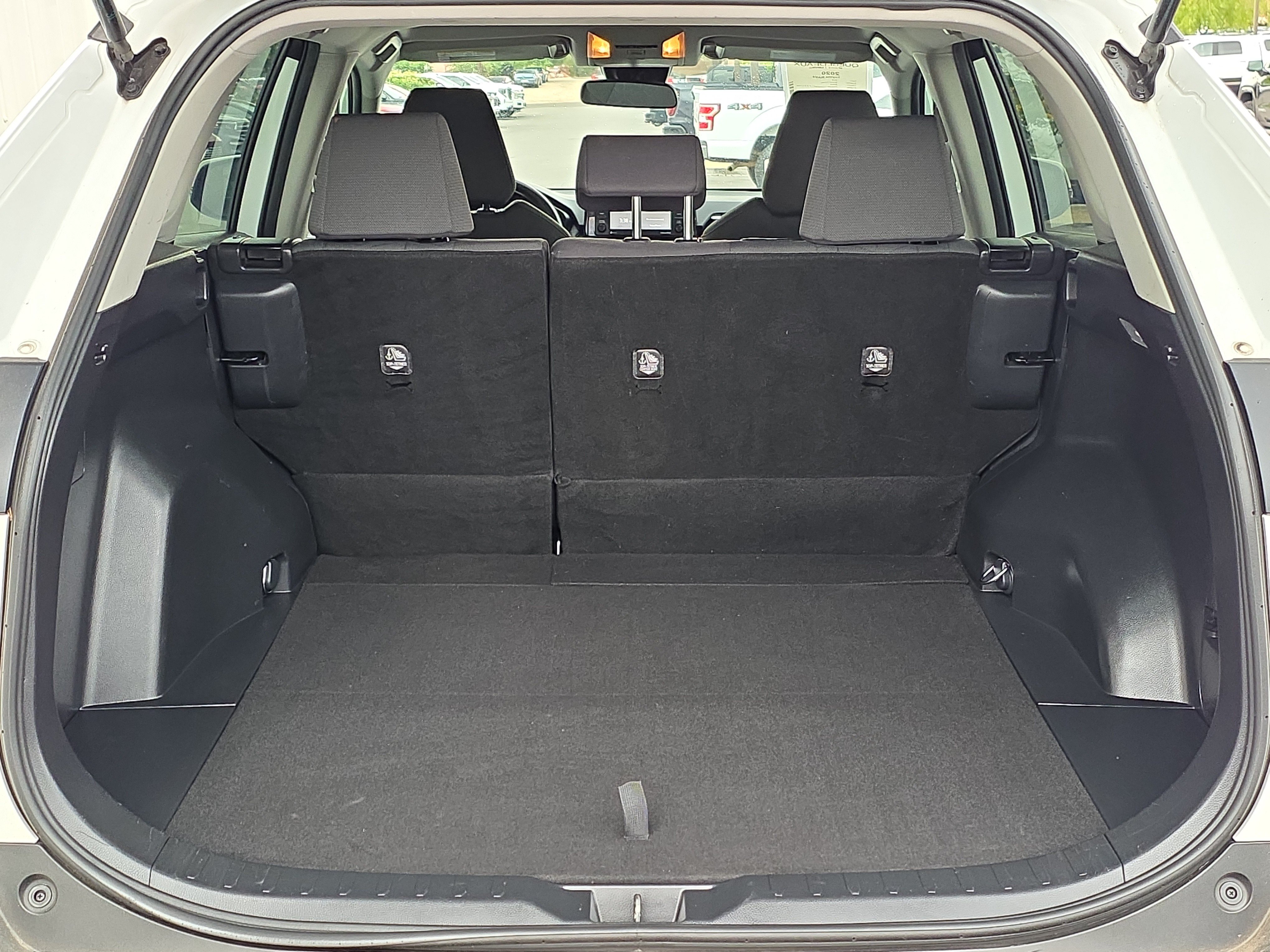 Used 2020 Toyota RAV4 XLE FWD image 7