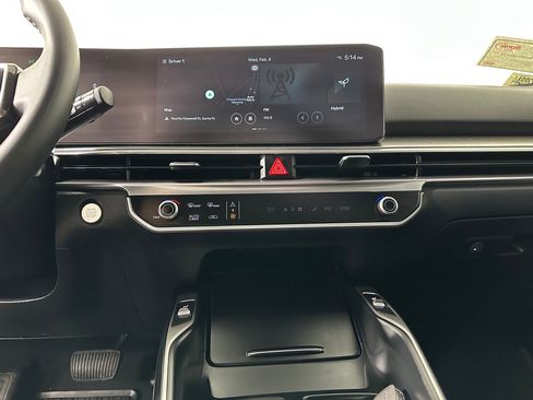 Used 2025 Kia Sorento EX image 24