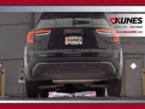 Used 2025 GMC Terrain Elevation image 8