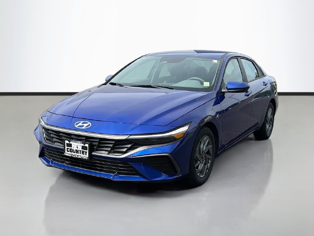 Used 2024 Hyundai Elantra SEL FWD image 3