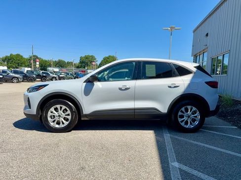 Used 2025 Ford Escape Active AWD/4WD image 4
