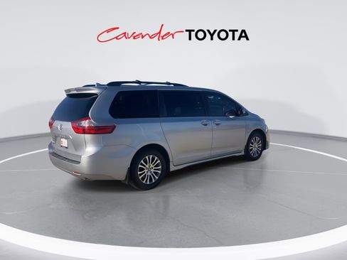 Certified 2020 Toyota Sienna XLE image 8