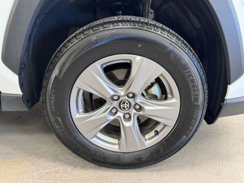 Used 2025 Toyota RAV4 XLE AWD/4WD image 37