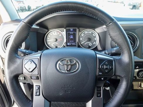 Certified 2019 Toyota Tacoma SR5 image 17
