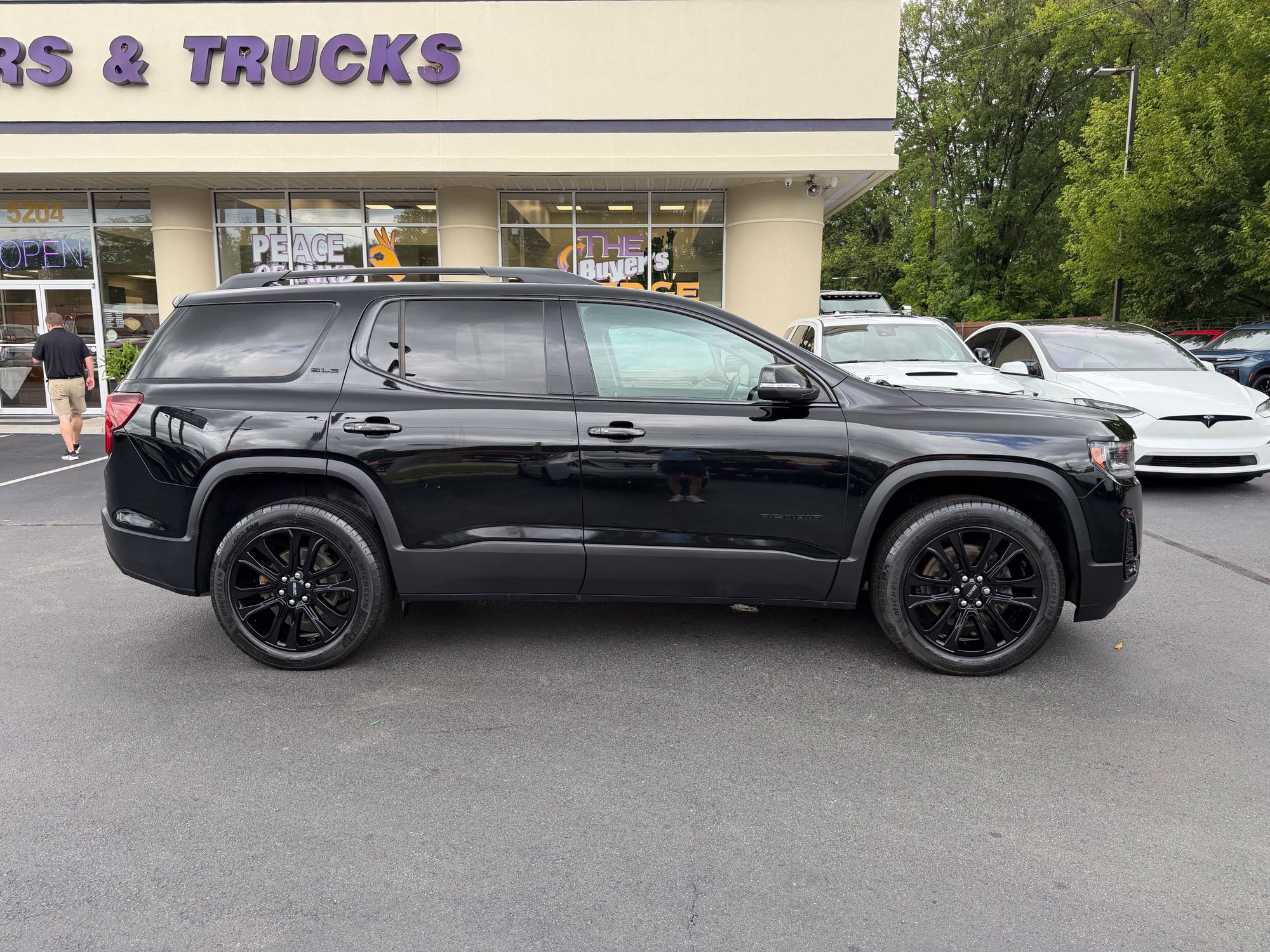 Used 2023 GMC Acadia SLE w/ Driver Convenience Package AWD/4WD image 7