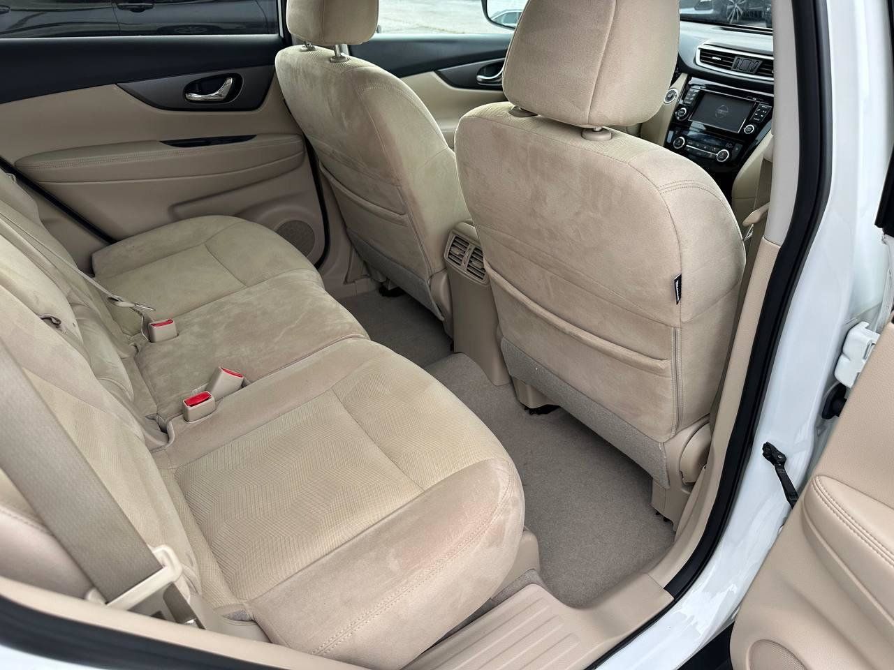 Used 2015 Nissan Rogue SV w/ SV Premium Package FWD image 32