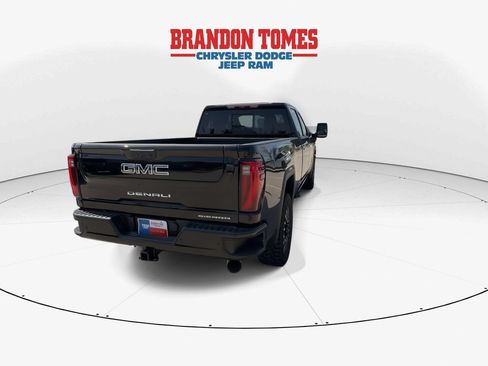 Used 2024 GMC Sierra 3500 Denali Ultimate AWD/4WD image 3