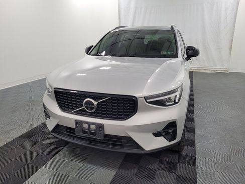 Used 2023 Volvo XC40 B4 Ultimate FWD image 15