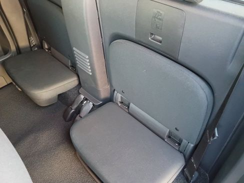 Used 2025 Nissan Frontier SV RWD image 12
