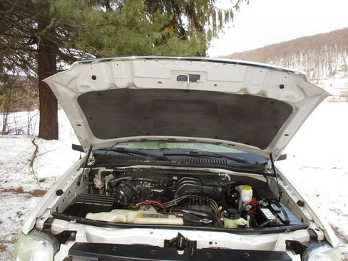 Used 2010 Ford Explorer Eddie Bauer image 6