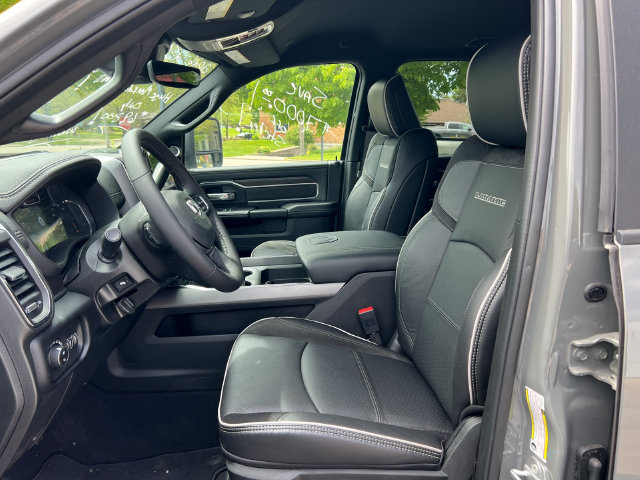 New 2026 RAM 2500 Laramie AWD/4WD image 4