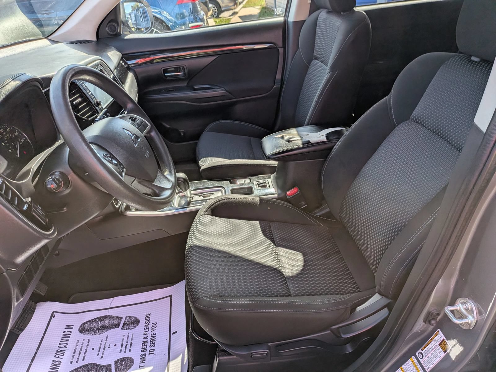 Used 2020 Mitsubishi Outlander ES FWD image 18