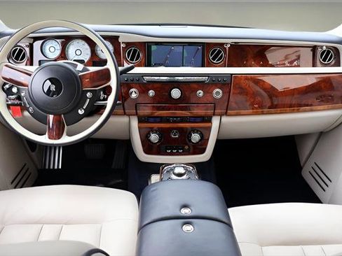 Certified 2016 Rolls-Royce Phantom image 17