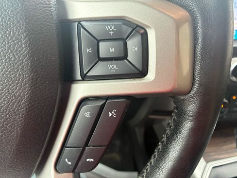 Used 2019 Ford F150 Lariat w/ Equipment Group 502A Luxury AWD/4WD image 17