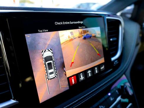 New 2026 Chrysler Pacifica Limited image 15