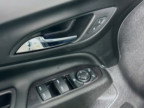 Used 2020 Chevrolet Equinox LT image 15