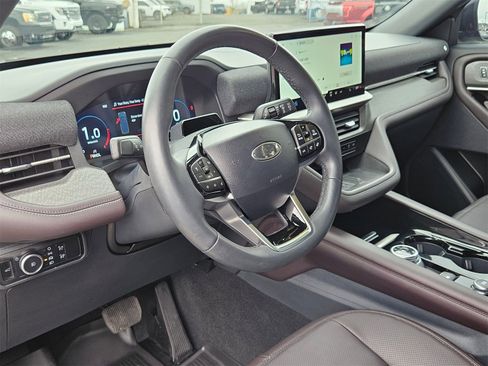 Used 2025 Ford Explorer Platinum w/ Ultimate Package image 12