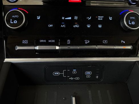 Used 2025 Hyundai Santa Fe SEL FWD image 25