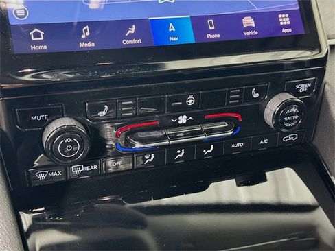 Used 2023 Jeep Grand Cherokee L Limited image 16