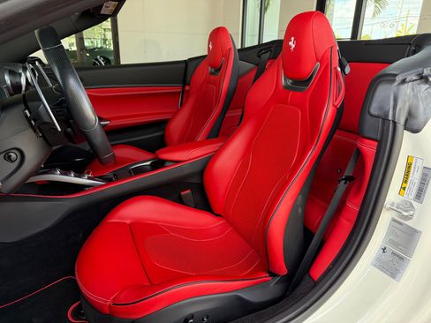 Used 2020 Ferrari Portofino image 29