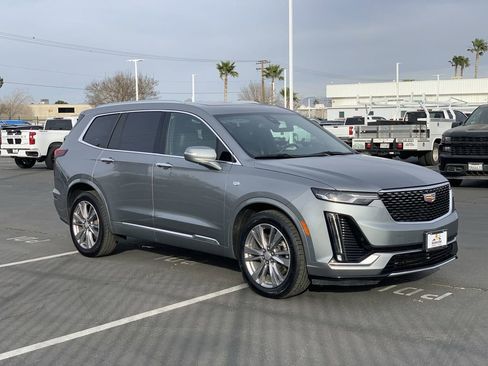 Used 2023 Cadillac XT6 Premium Luxury image 3