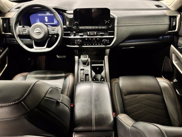 Used 2023 Nissan Pathfinder Platinum FWD image 12
