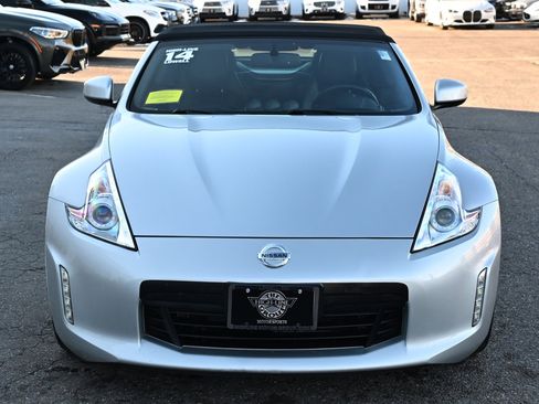 Used 2014 Nissan 370Z Touring w/ Sport Package image 3