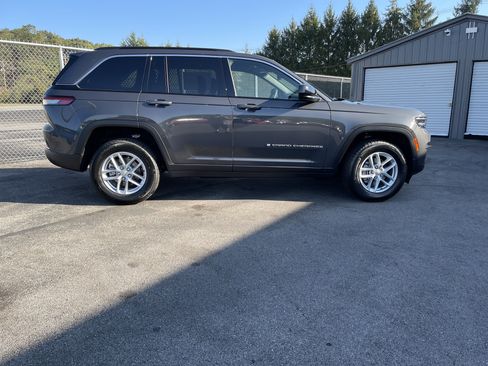 New 2025 Jeep Grand Cherokee Laredo X image 5