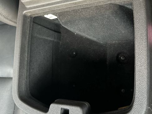 Used 2013 Chevrolet Avalanche LT image 33