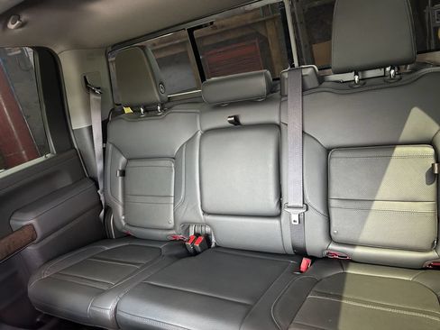 Used 2022 GMC Sierra 3500 Denali w/ Denali Ultimate Package AWD/4WD image 16