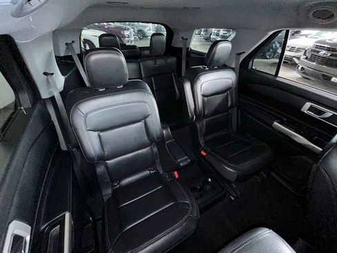 Used 2021 Ford Explorer XLT w/ Equipment Group 202A image 33