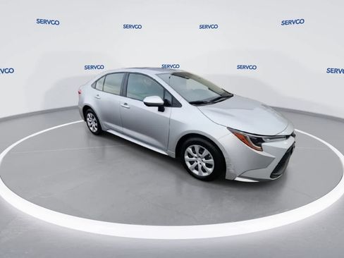 Used 2024 Toyota Corolla LE image 2