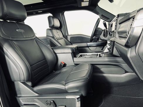 Used 2025 Ford F450 Platinum image 18