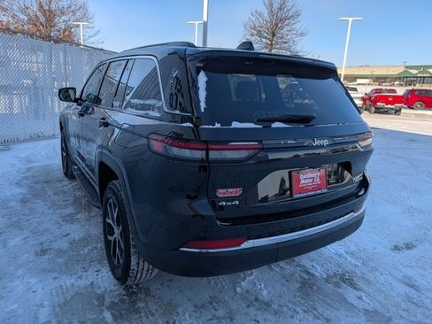 Used 2024 Jeep Grand Cherokee Limited image 22