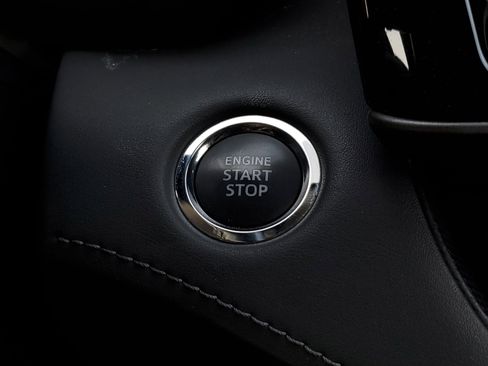 Used 2023 Toyota Highlander LE image 31