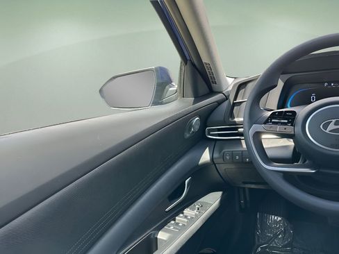 New 2025 Hyundai Elantra SE w/ Cargo Package image 17