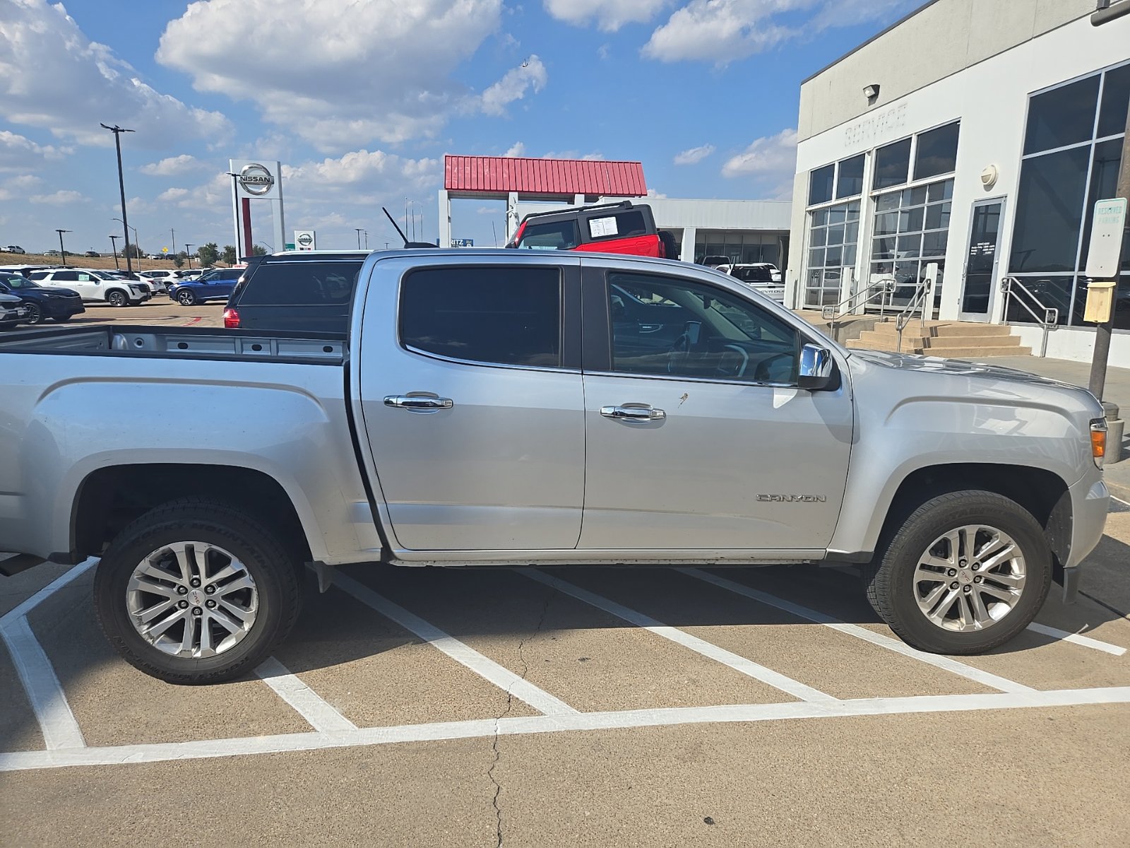 Used 2016 GMC Canyon SLT RWD image 4