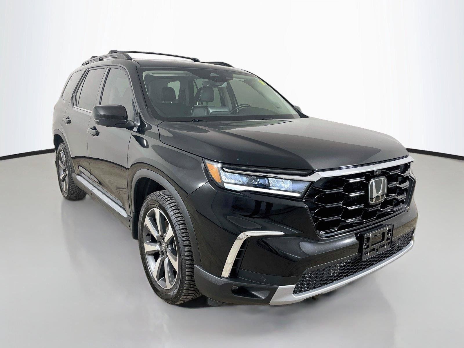 Used 2023 Honda Pilot Elite image 1