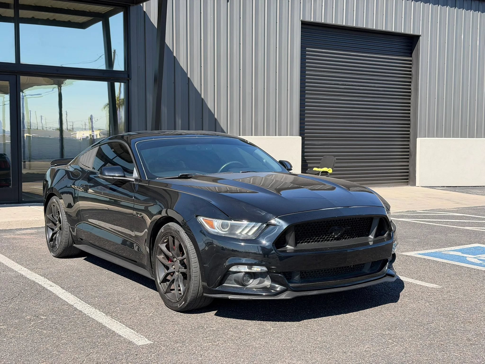 Used 2017 Ford Mustang GT Premium w/ Black Accent Package RWD image 13