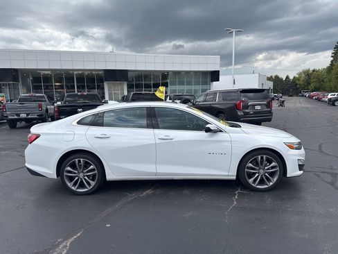 Used 2024 Chevrolet Malibu LT image 2