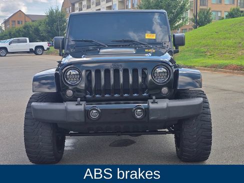 Used 2018 Jeep Wrangler Unlimited Sahara AWD/4WD image 5