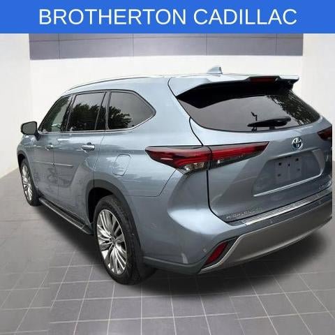 Used 2024 Toyota Highlander Platinum AWD/4WD image 4